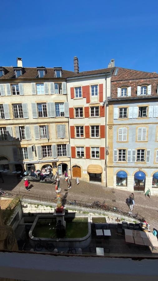 Aux Chambres Du Banneret Neuchâtel Exterior photo