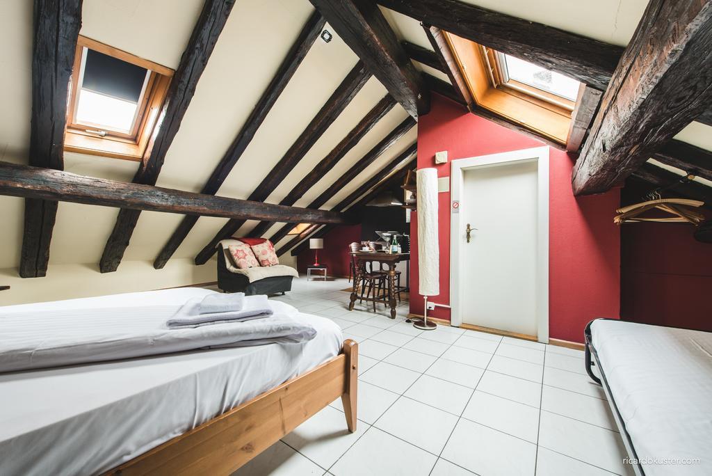 Aux Chambres Du Banneret Neuchâtel Room photo